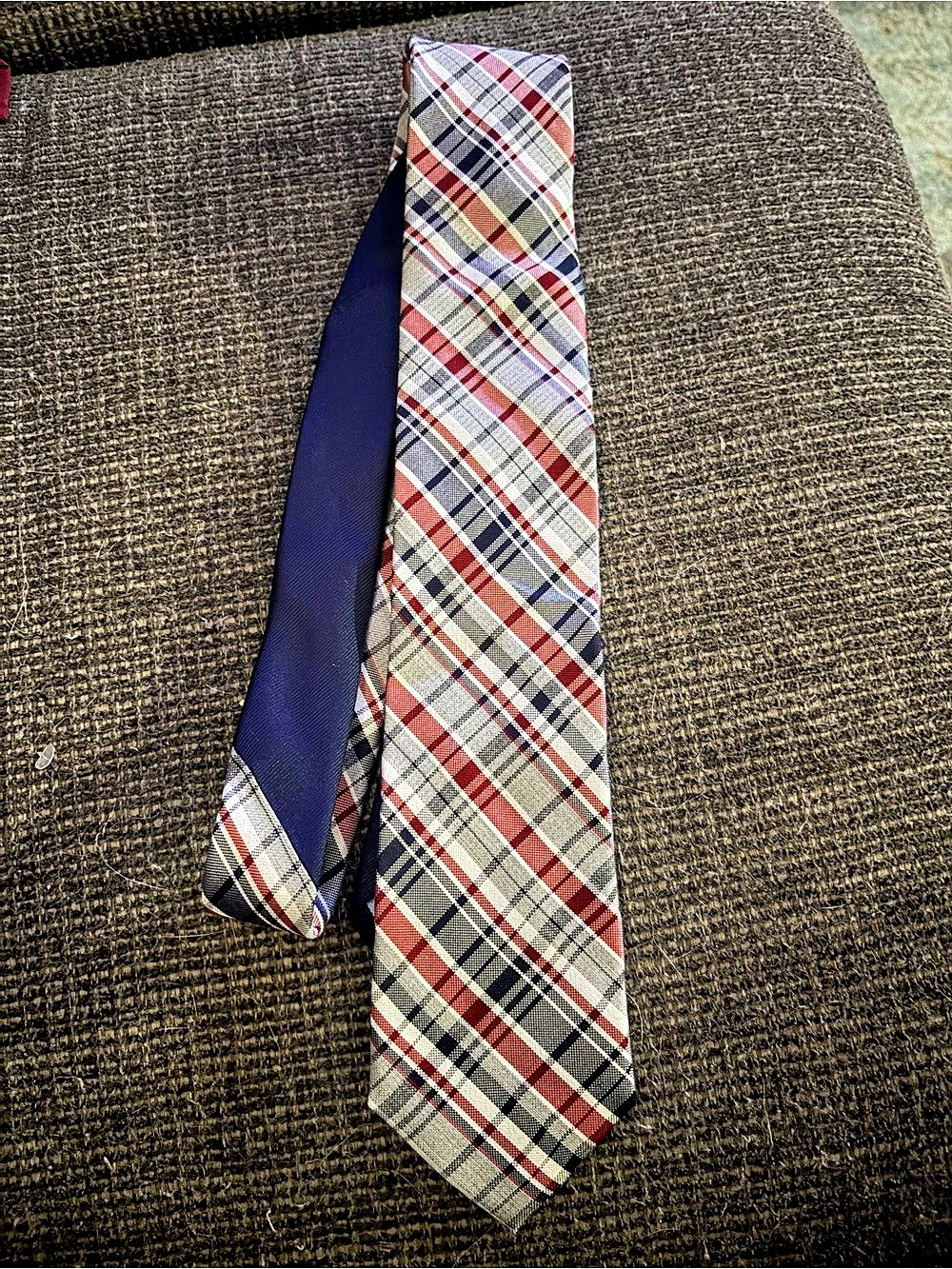 Tommy Hilfiger Plaid Silk Blend Tie in Red & Blue Like New